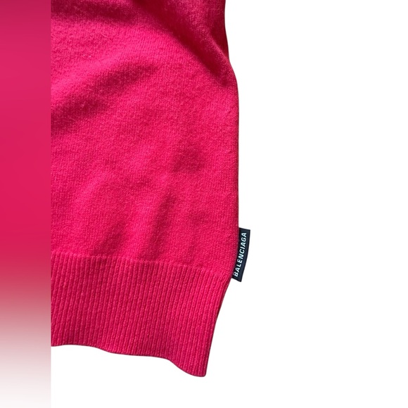 Balenciaga Women’s Cherry Red Wool Cashmere Sweater – Size XS Designer Classic - Picture 3 of 9